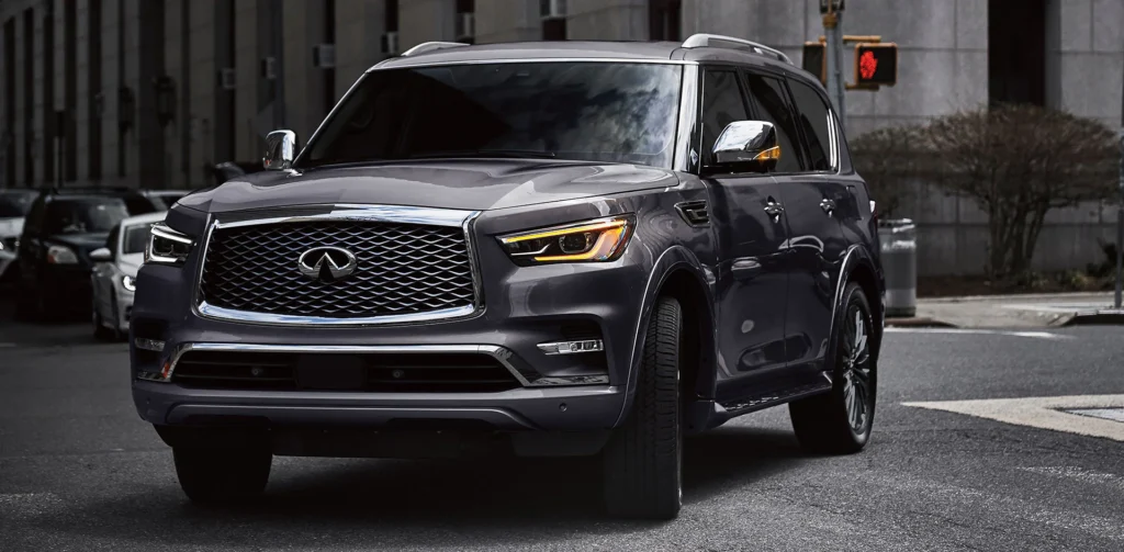 إنفينيتي QX80 2024 الرائعة - 5 مواصفات تجعلها ملكة الصحراء!