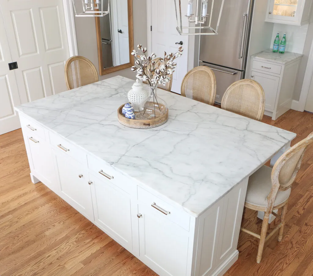 رخام المطبخ -Carrara Marble