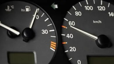 دليلك الشامل ل نظام تثبيت السرعة في سيارتك